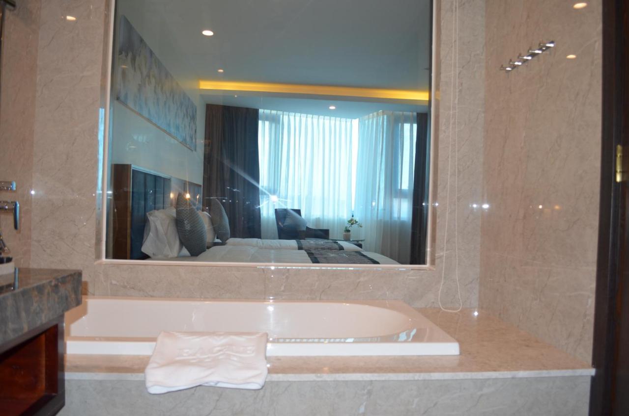 Eagle Hotel Dai Tiet Luaran gambar
