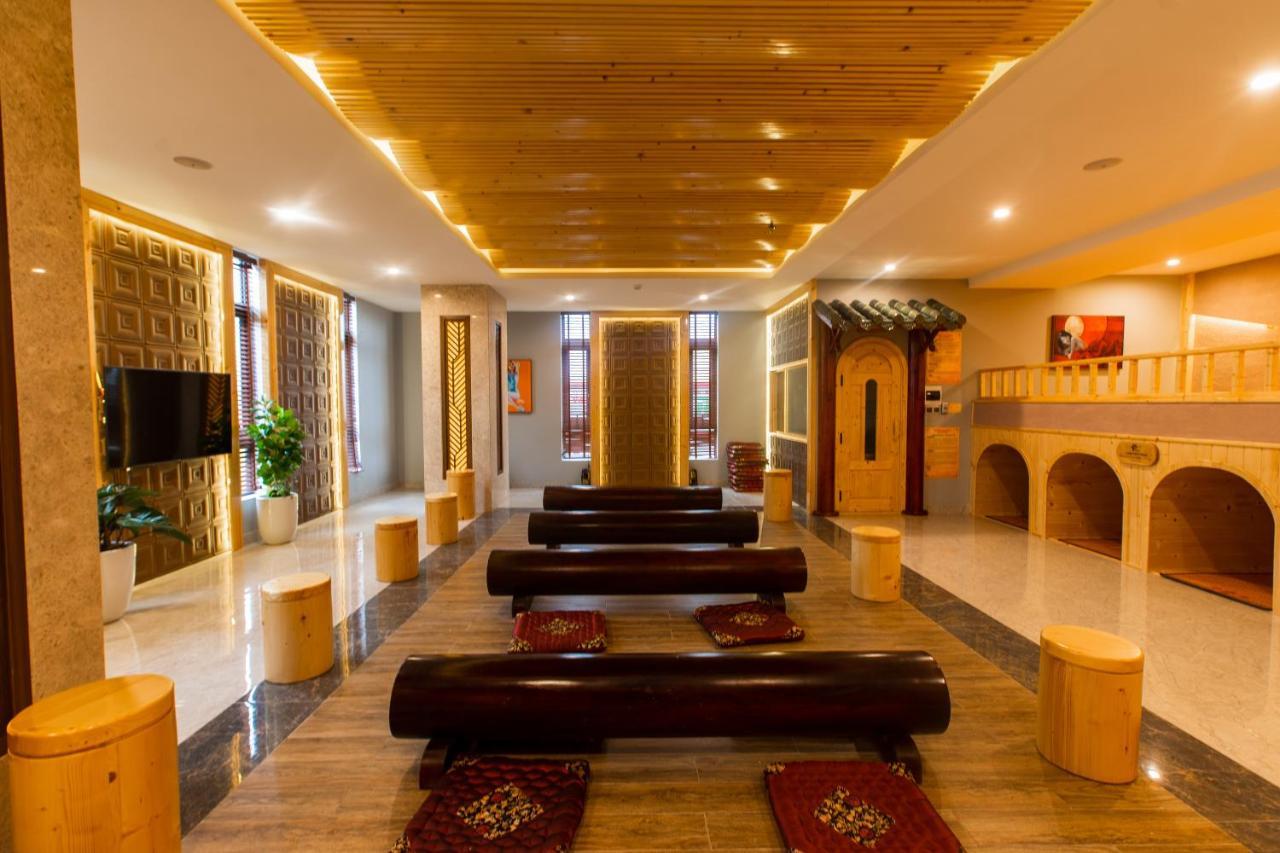 Eagle Hotel Dai Tiet Luaran gambar