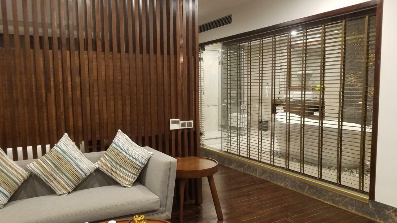 Eagle Hotel Dai Tiet Luaran gambar
